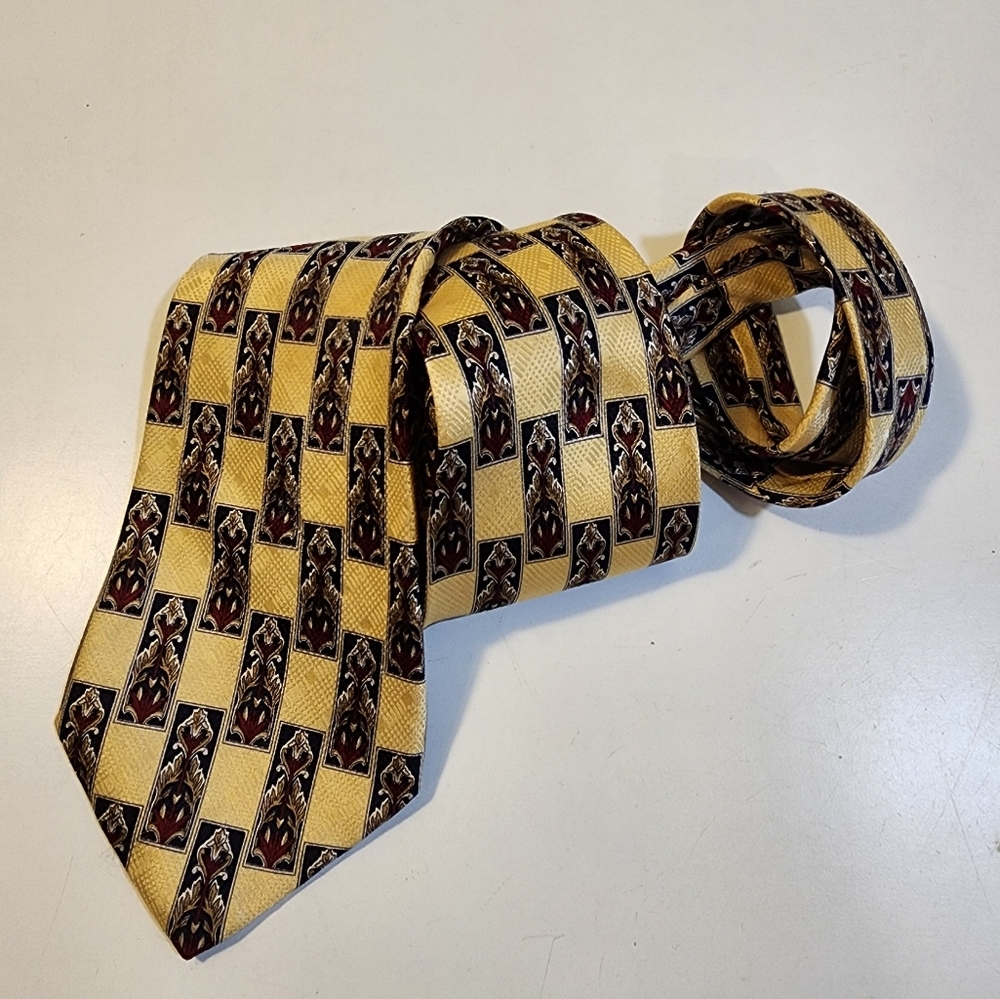 BARBARA BLANK New York Yellow and Black Patterned Silk Tie